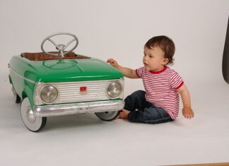 jaki samochód na pedały wybrać dla dziecka?
