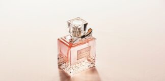 Czy chcesz kupować perfumy luksusowego domu mody